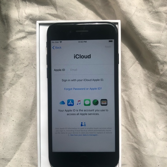 iPhone 7 - Picture 2 of 6